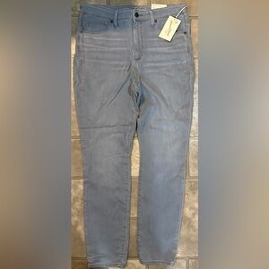 Universal Thread Women's Skinny Jeans - Light Blue